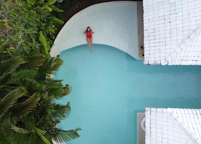 Cocowhite Villa